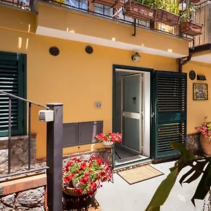 Giulia 3*, Taormina Italia